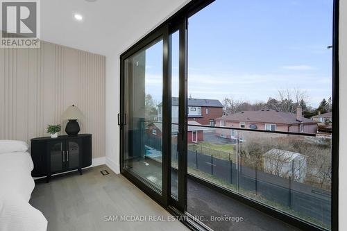 468 Saville Crescent, Oakville, ON 