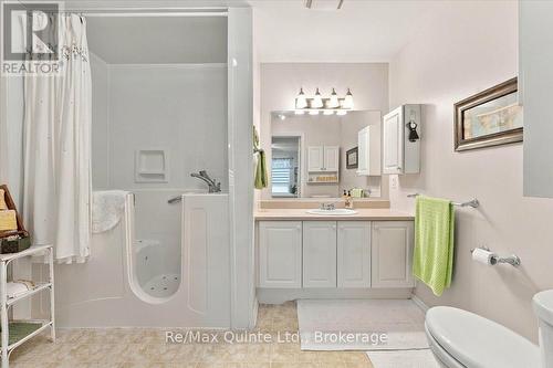 14 - 15 Aldersgate Drive, Belleville (Belleville Ward), ON 