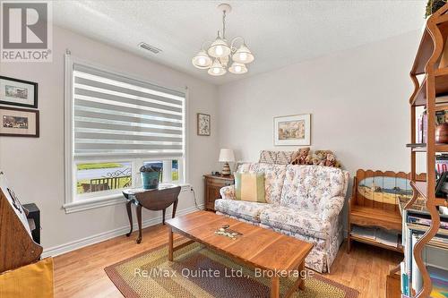 14 - 15 Aldersgate Drive, Belleville (Belleville Ward), ON 