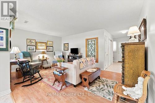 14 - 15 Aldersgate Drive, Belleville (Belleville Ward), ON 