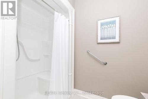 38 Sandalwood Common, St. Catharines (Port Weller), ON 