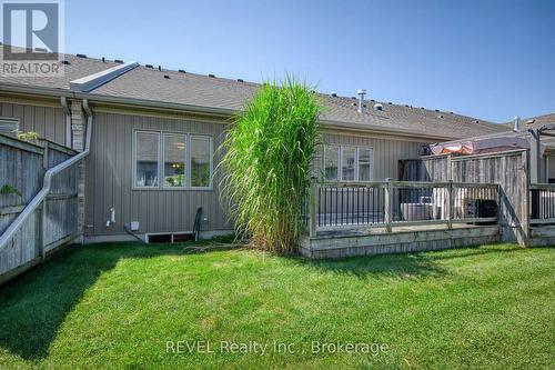 38 Sandalwood Common, St. Catharines (Port Weller), ON 