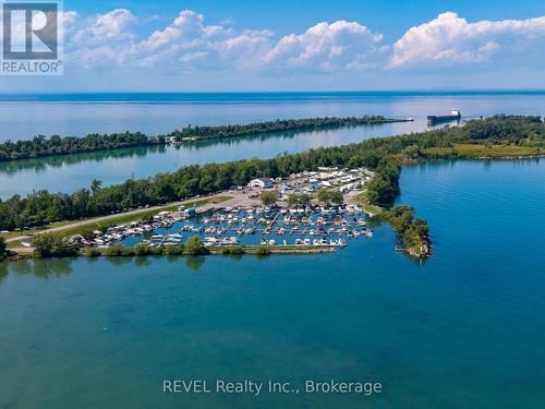 38 Sandalwood Common, St. Catharines (Port Weller), ON 