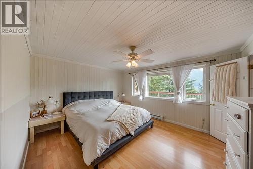 Primary bedroom - 2396 Nault Road, Pass Creek, BC 
