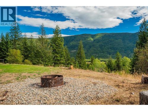 2396 Nault Road, Pass Creek, BC 