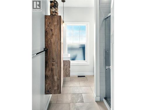 765 Kpokl Road, Invermere, BC 