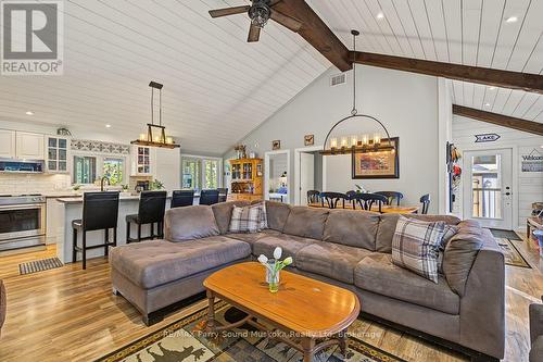 Easy care laminate flooring - 168B Isabella Lake Road, Seguin, ON 