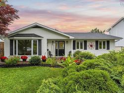 93 Regal Road  Dartmouth, NS B2W 4E9