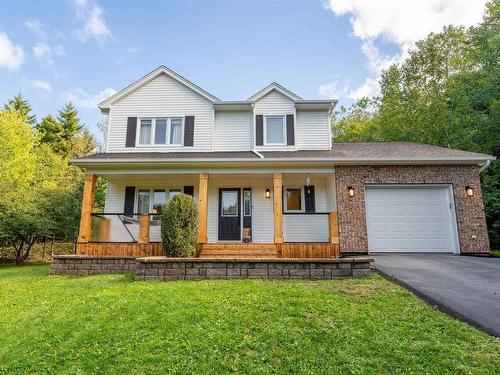 90 Ingram Drive  Fall River, NS B2T 1A4