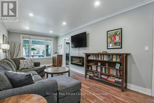 207 Waterloo Avenue, Guelph (Junction/Onward Willow), ON 