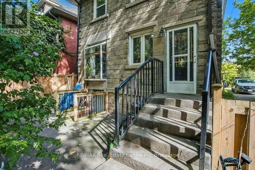 207 Waterloo Avenue, Guelph (Junction/Onward Willow), ON 