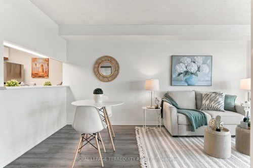 1104-99 Harbour Square, Toronto, ON 