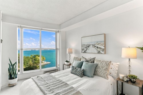 1104-99 Harbour Square, Toronto, ON 