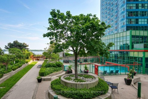 1104-99 Harbour Square, Toronto, ON 