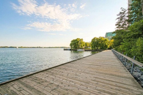 1104-99 Harbour Square, Toronto, ON 