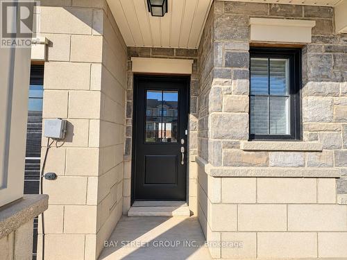 4 - 30 MIA DRIVE , Hamilton, Ontario L9B 0K1 4
