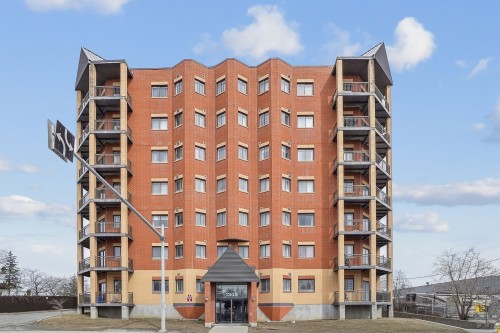 103-1305 Boul. des Laurentides , Laval (Pont-Viau), QC H7M 0A4 1