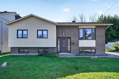 Façade - 405 Rue Champlain, Salaberry-De-Valleyfield, QC 