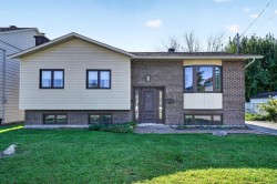 405 Rue Champlain Salaberry-De-Valleyfield, QC J6T 5Z7