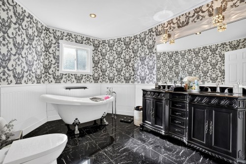 Salle de bains - 405 Rue Champlain, Salaberry-De-Valleyfield, QC 
