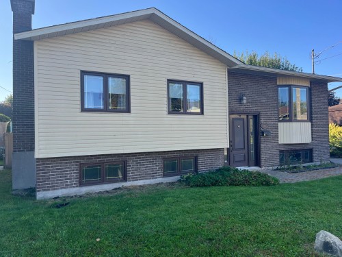 Façade - 405 Rue Champlain, Salaberry-De-Valleyfield, QC 