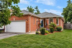 15 NEELANDS STREET Barrie (West Bayfield), ON L4N 7A1