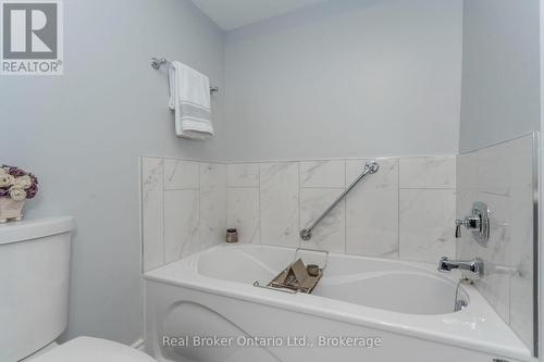 15 Neelands Street, Barrie (West Bayfield), ON 