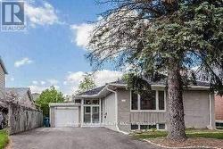 MAIN FLOOR - 16 URBANDALE AVENUE Toronto, ON M2M 2H1