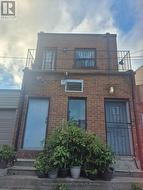 1584 DUNDAS STREET W Toronto, ON M6K 1T8