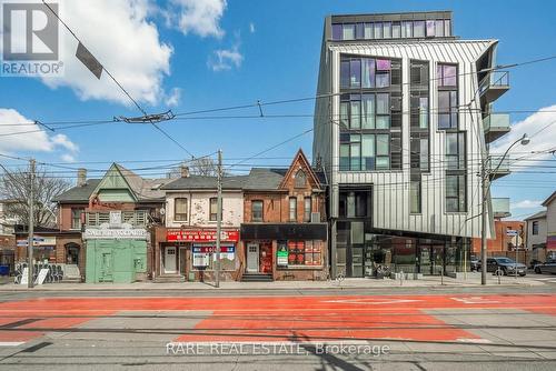 200 Bathurst Street, Toronto, ON 