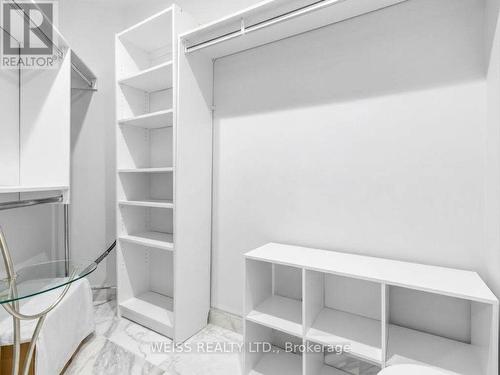 Primary Bedroom Walk-In Closet - Ph 902 - 18 Beverley Street, Toronto, ON 