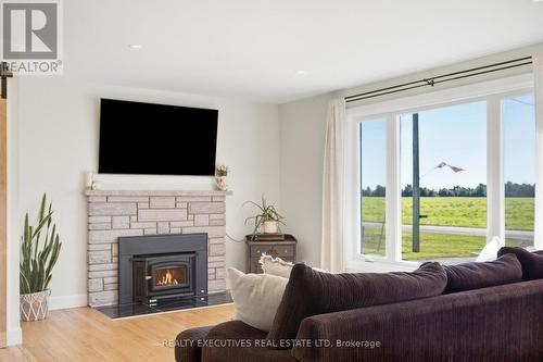 WETT certified Wood Stove - 11895 Cloverdale Road, North Dundas, ON 