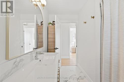 Elegant 3 piece Bathroom - 11895 Cloverdale Road, North Dundas, ON 