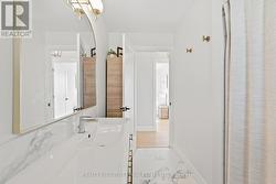 Elegant 3 piece Bathroom - 