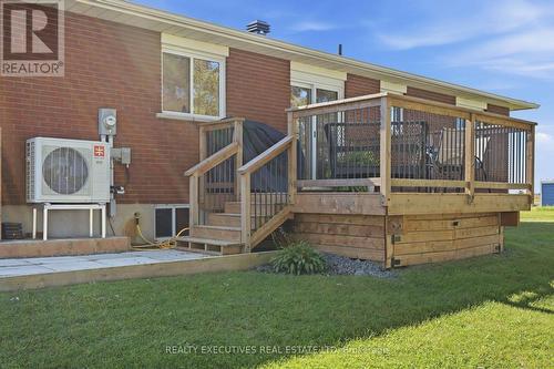 New back deck (2024) and heat pump (2023) - 11895 Cloverdale Road, North Dundas, ON 