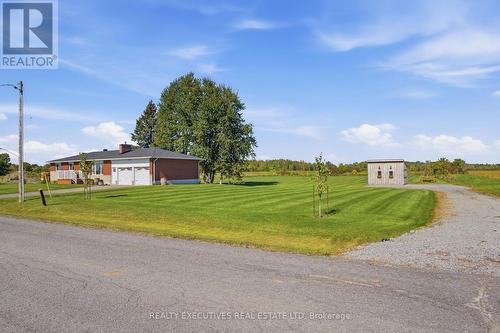 Large lot - 11895 Cloverdale Road, North Dundas, ON 