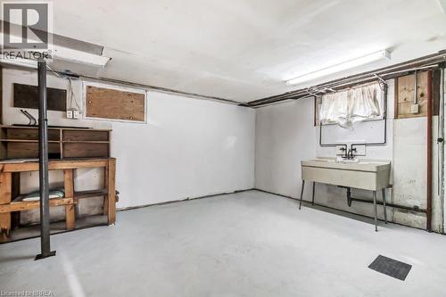 25 Henry Street, Brantford, ON 