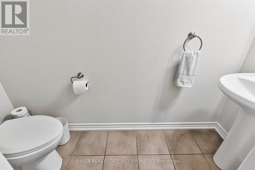 Powder Room - Th 31 - 120 Twenty Fourth Street, Toronto, ON 