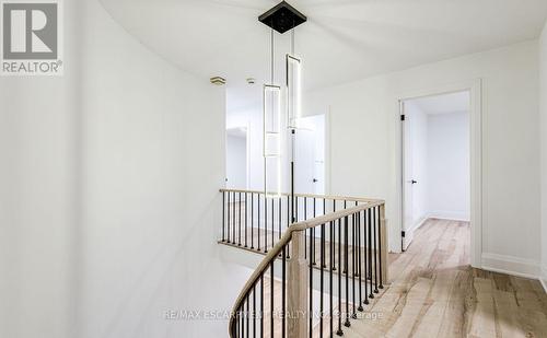 2104 Mississauga Road, Mississauga, ON 