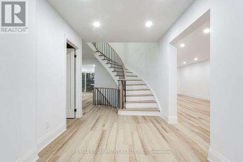 2104 Mississauga Road, Mississauga, ON 