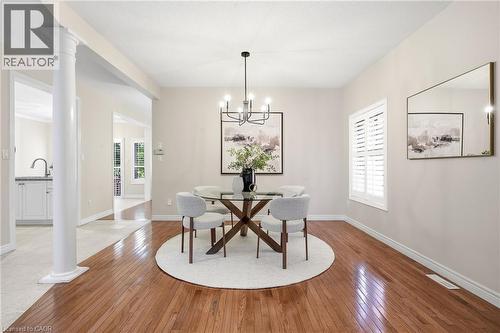 Hardwood flooring and neutral wall tones - 2381 Grand Oak Trail, Oakville, ON 