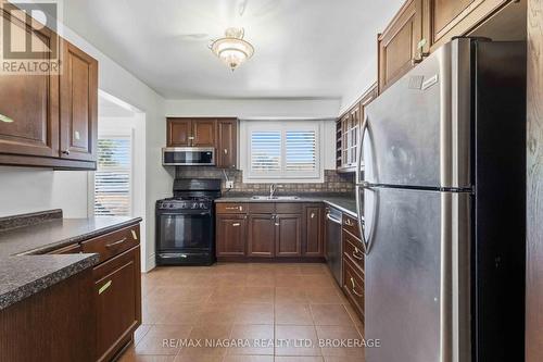 Kitchen - 60 Brant Avenue, Welland (N. Welland), ON 