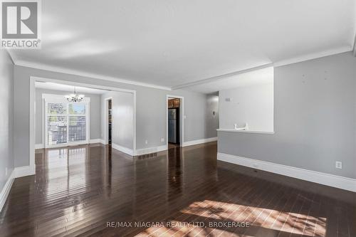 Living Room - 60 Brant Avenue, Welland (N. Welland), ON 