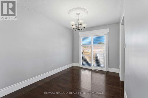 Dinning - 60 Brant Avenue, Welland (N. Welland), ON 