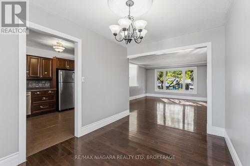Dinning - 60 Brant Avenue, Welland (N. Welland), ON 