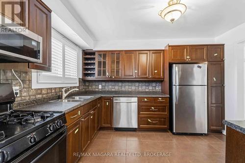 Kitchen - 60 Brant Avenue, Welland (N. Welland), ON 