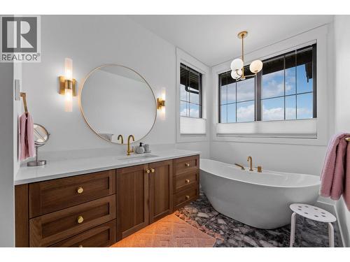 5631 Upper Mission Court, Kelowna, BC 