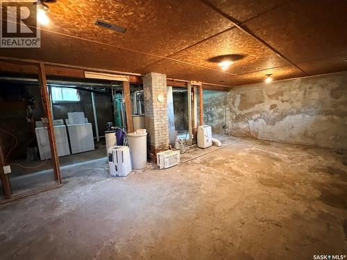 203 4Th Avenue E, Assiniboia, SK 