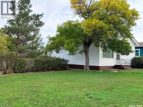 203 4Th Avenue E, Assiniboia, SK 