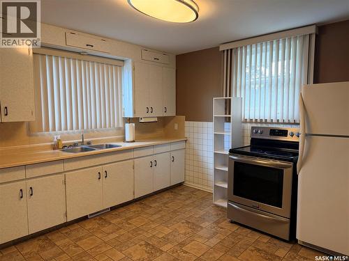203 4Th Avenue E, Assiniboia, SK 